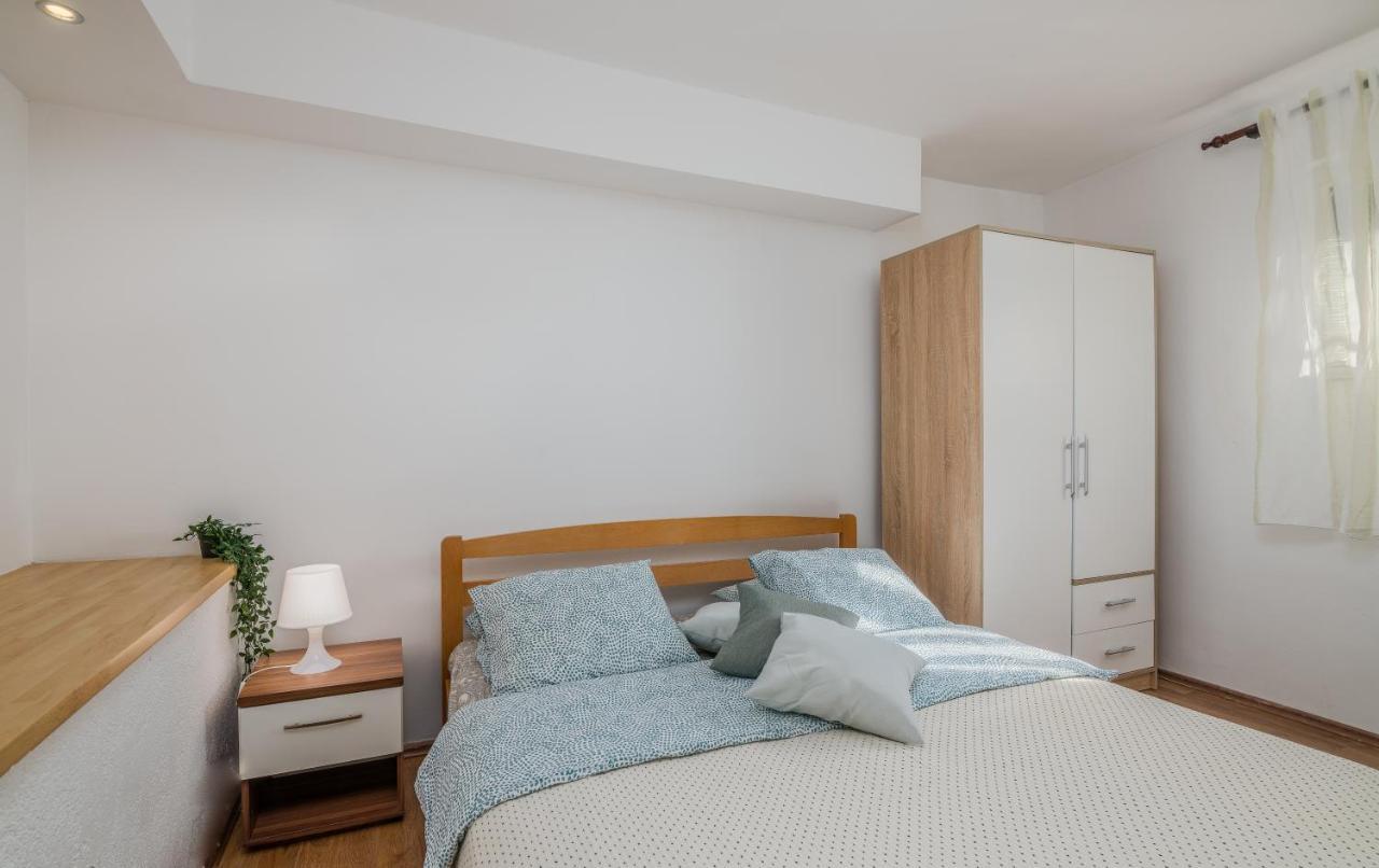 Apartments D Кърк Екстериор снимка