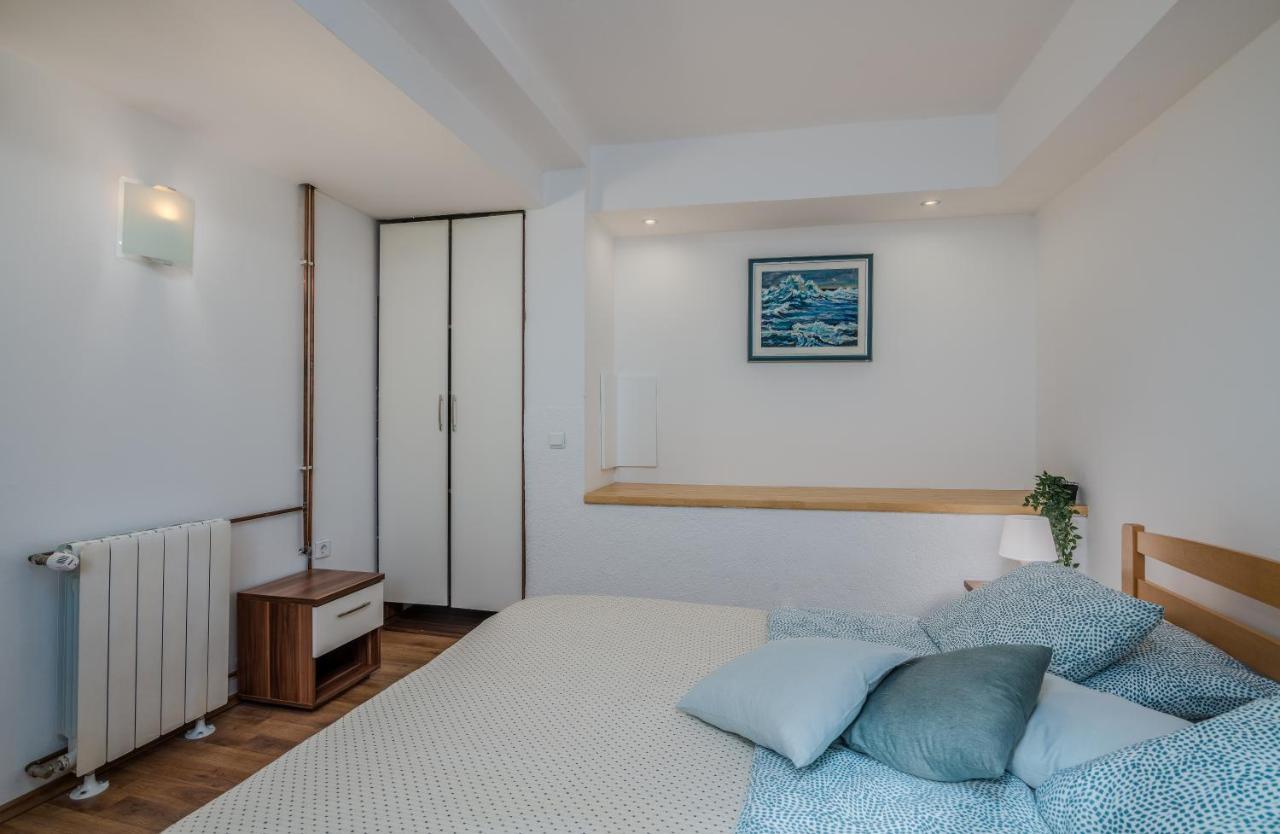 Apartments D Кърк Екстериор снимка