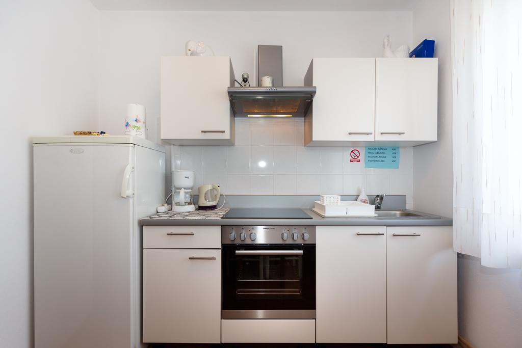 Apartments D Кърк Екстериор снимка
