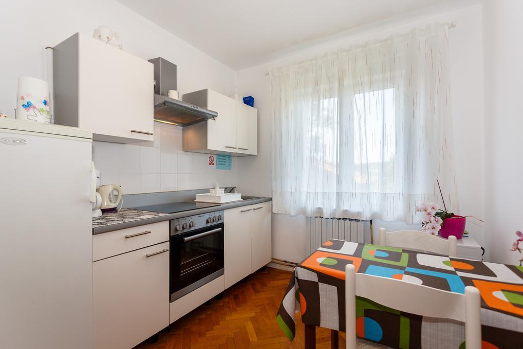 Apartments D Кърк Екстериор снимка